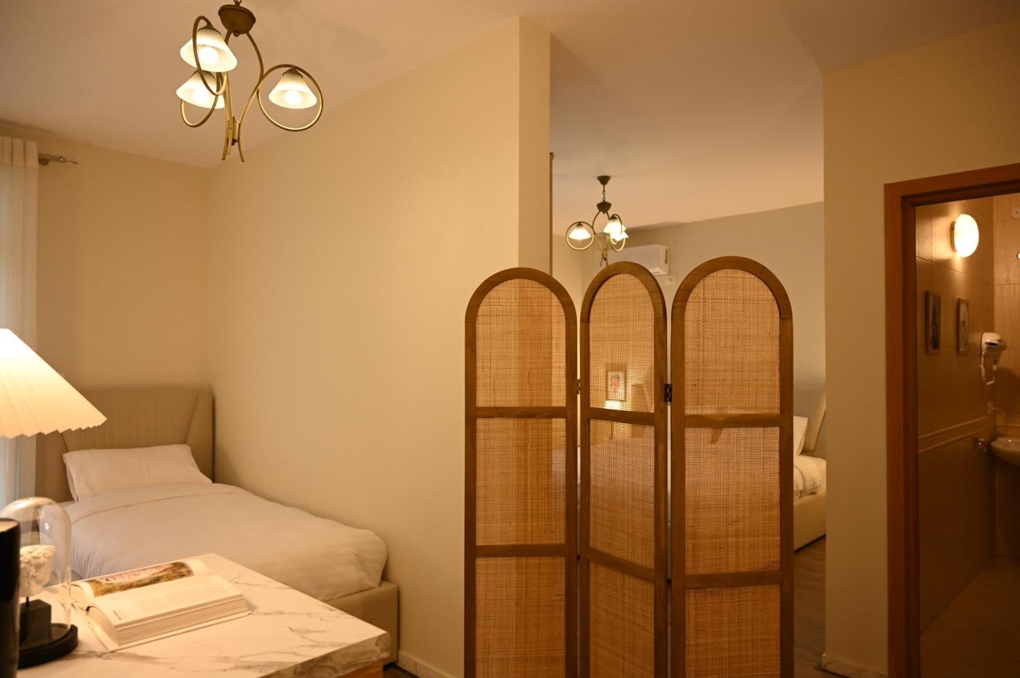 Niche Boutique Hotel Tirana Exteriör bild