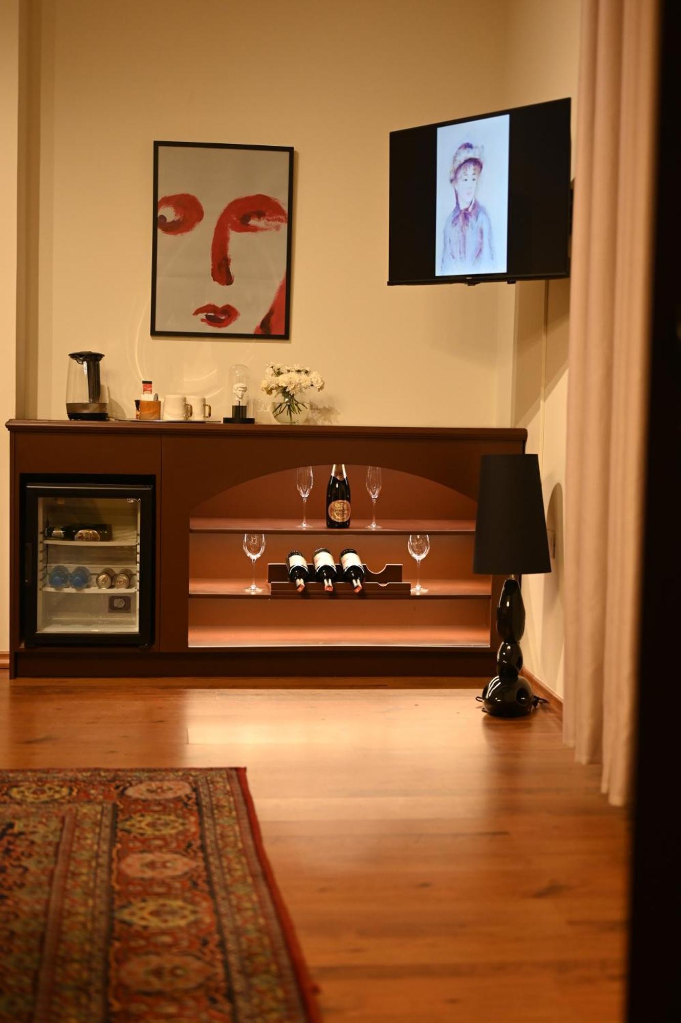 Niche Boutique Hotel Tirana Exteriör bild