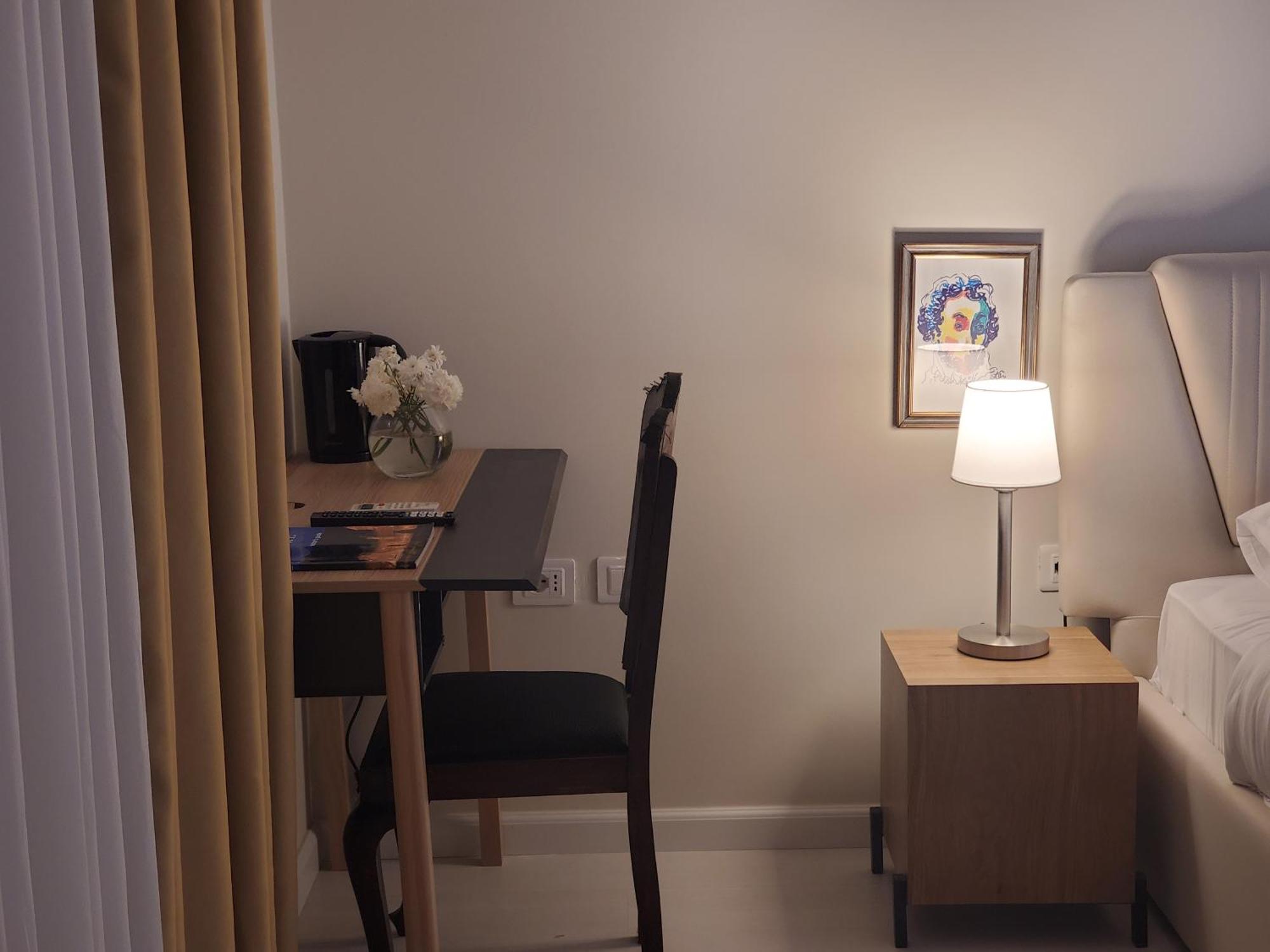 Niche Boutique Hotel Tirana Exteriör bild