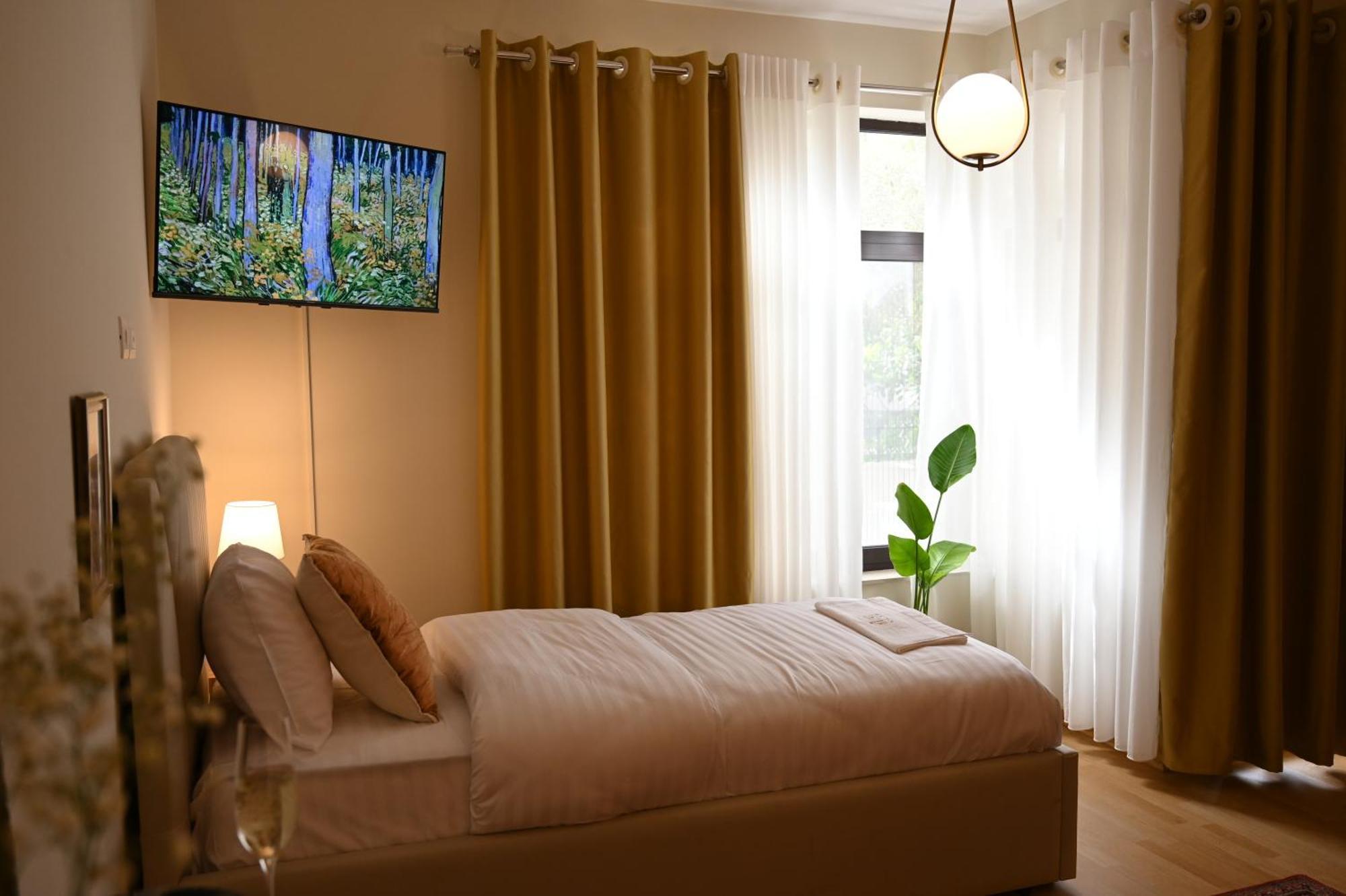 Niche Boutique Hotel Tirana Exteriör bild