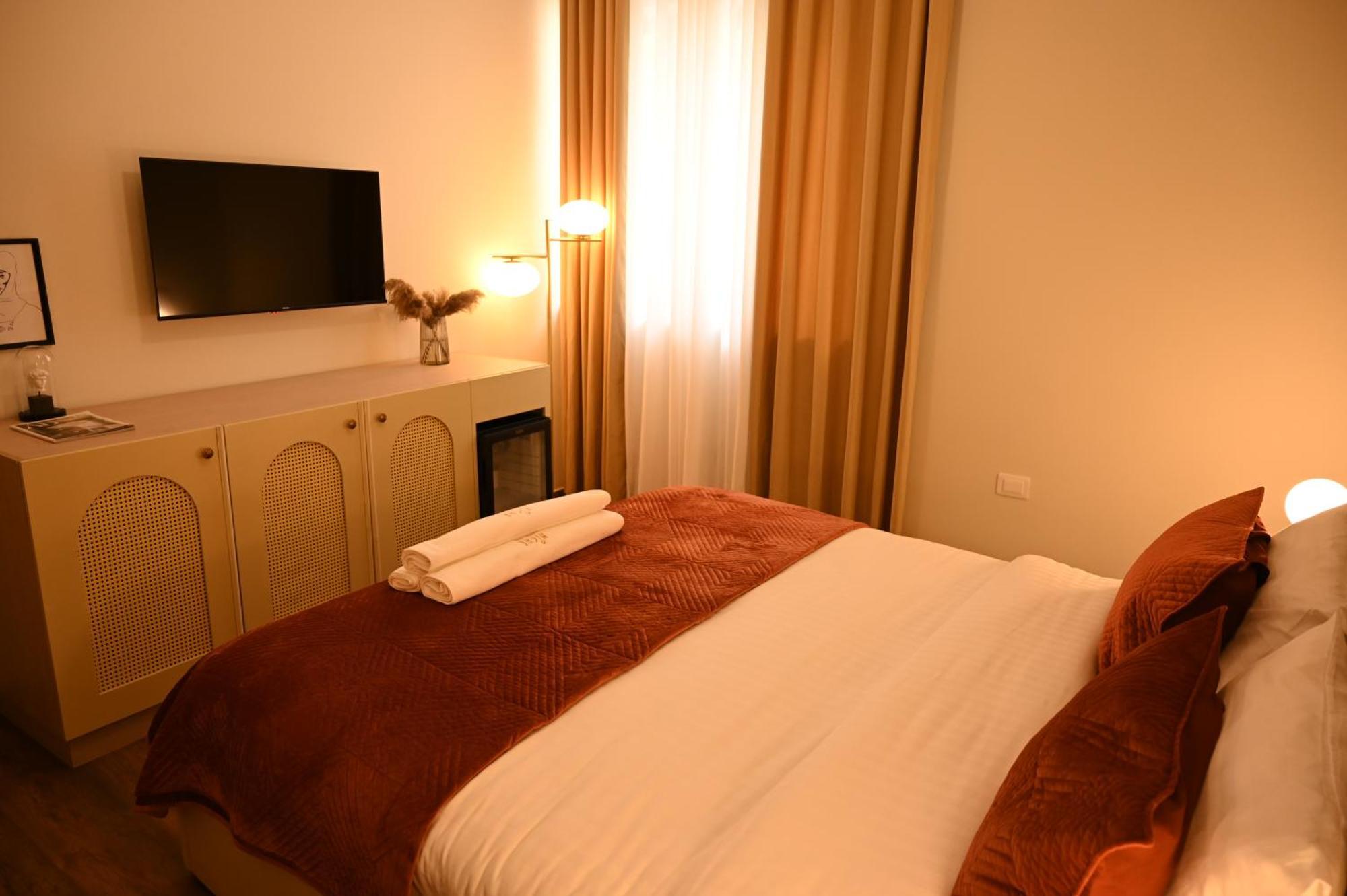 Niche Boutique Hotel Tirana Exteriör bild